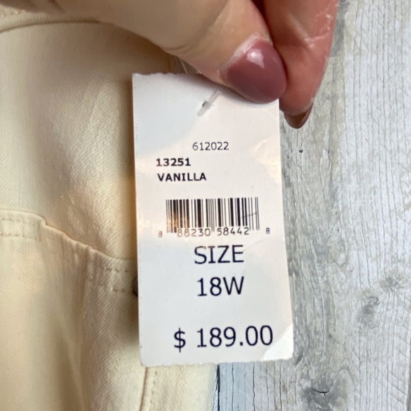 DL1961 Mara Mid Rise Straight in Parchment Size 18 New! - Picture 8 of 16